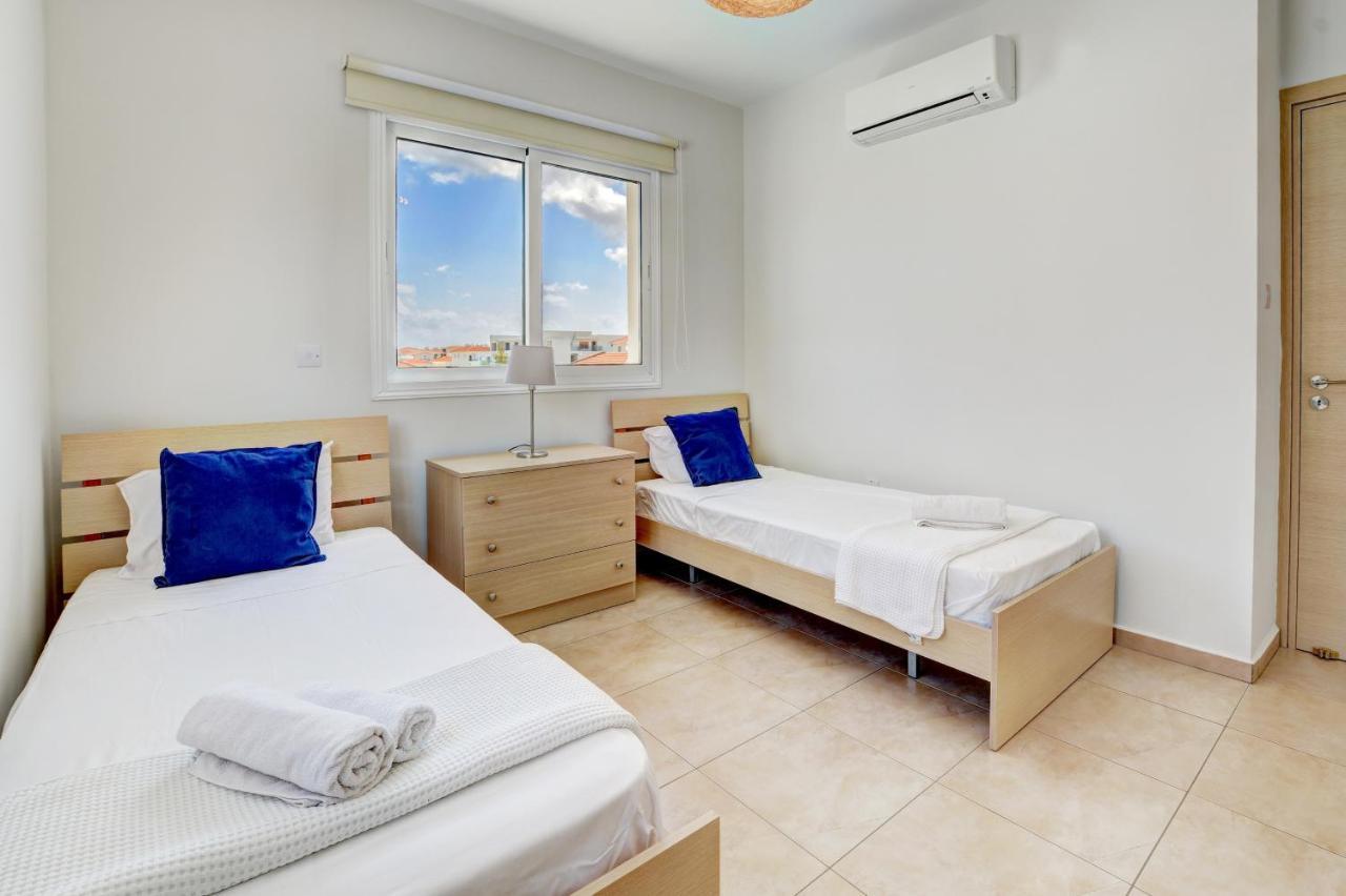 ♥ Sunny&Cozy Family Apartment ★ Walk To The Beach☼ Paralimni Esterno foto