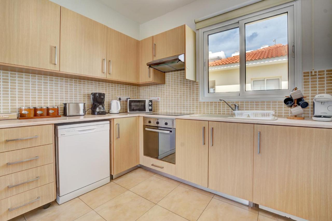 ♥ Sunny&Cozy Family Apartment ★ Walk To The Beach☼ Paralimni Esterno foto