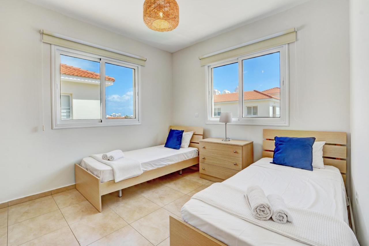 ♥ Sunny&Cozy Family Apartment ★ Walk To The Beach☼ Paralimni Esterno foto