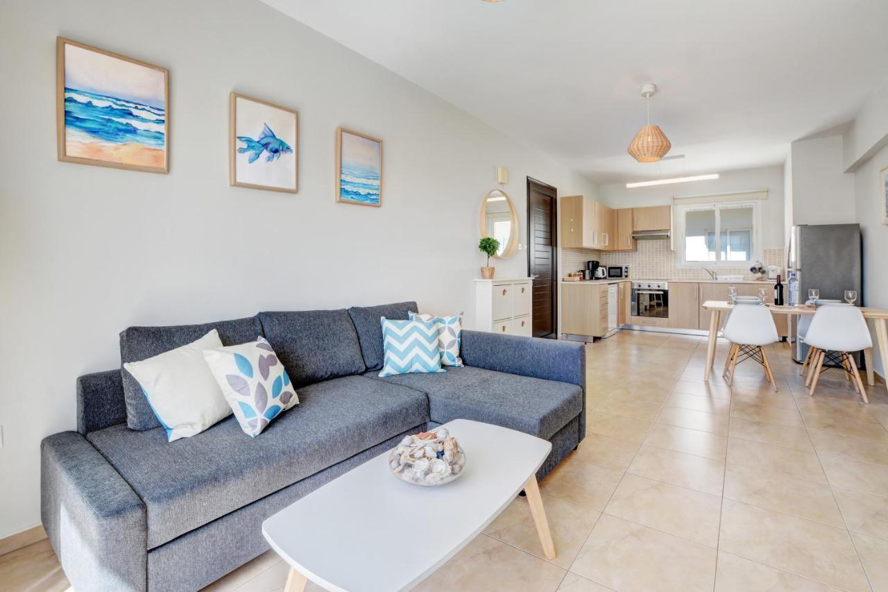 ♥ Sunny&Cozy Family Apartment ★ Walk To The Beach☼ Paralimni Esterno foto