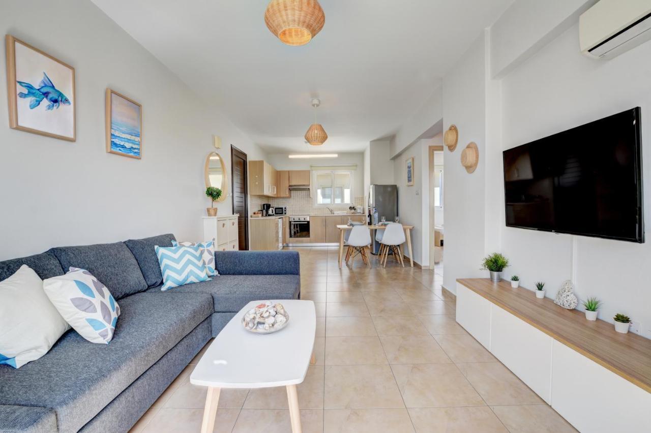 ♥ Sunny&Cozy Family Apartment ★ Walk To The Beach☼ Paralimni Esterno foto