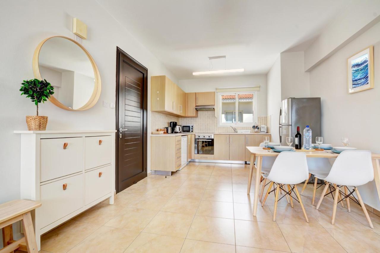 ♥ Sunny&Cozy Family Apartment ★ Walk To The Beach☼ Paralimni Esterno foto