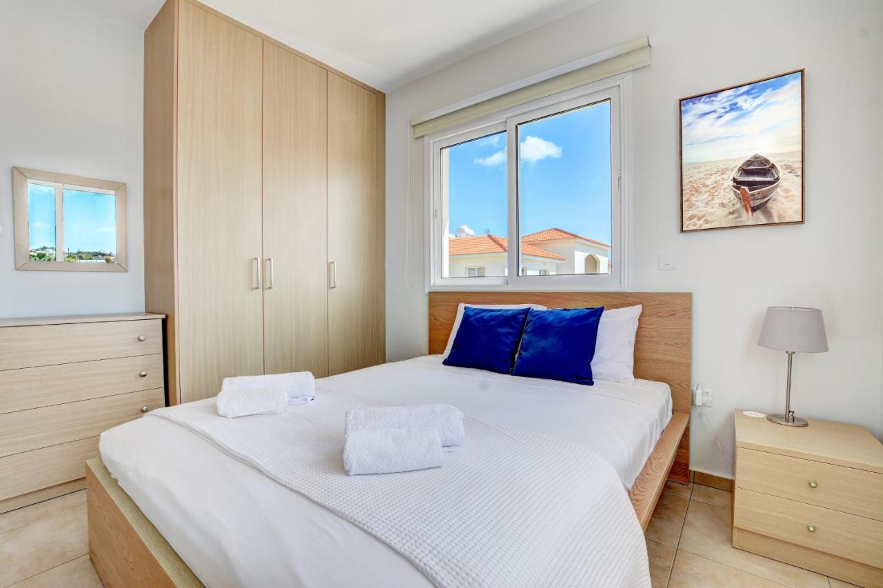 ♥ Sunny&Cozy Family Apartment ★ Walk To The Beach☼ Paralimni Esterno foto