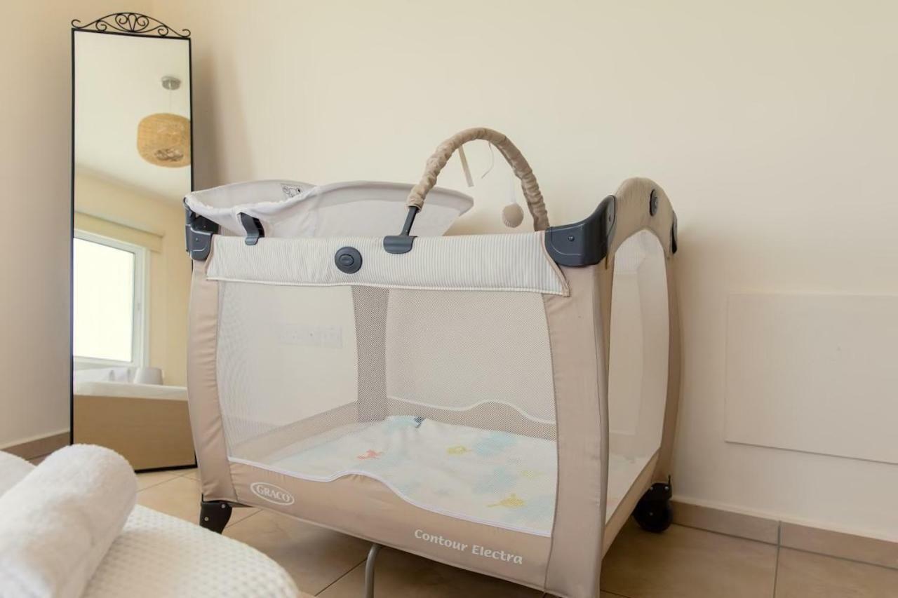 ♥ Sunny&Cozy Family Apartment ★ Walk To The Beach☼ Paralimni Esterno foto